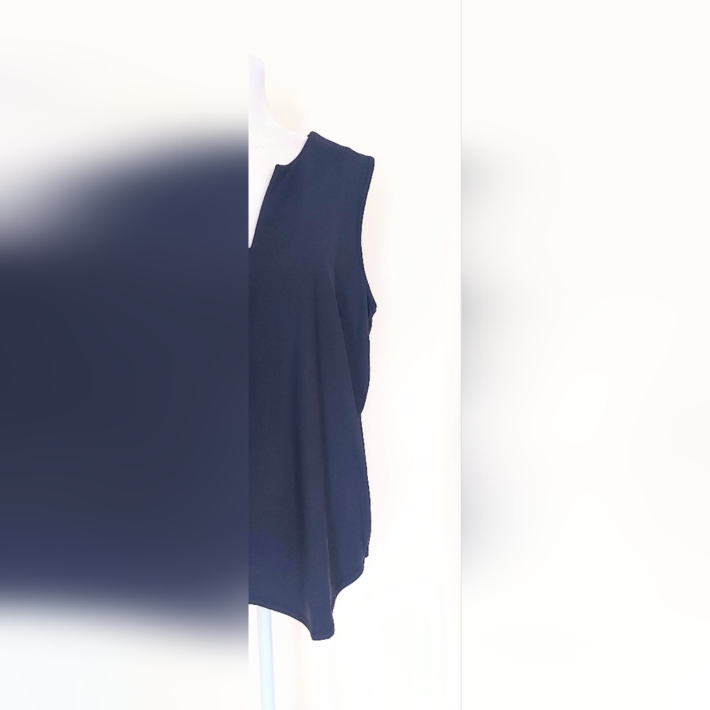 LULU B Size XL V Neck Sleeveless Top Navy Blue - Picture 3 of 11